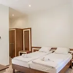 Alojamento de Acomodação e Pequeno-almoço Fregata 4*